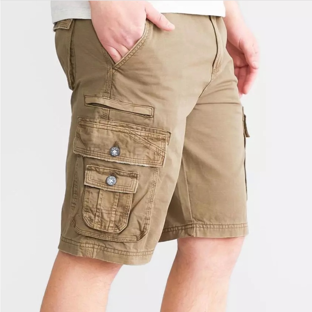 UO Buckle BKE Men’s Cargo Shorts in the “REX” Style. 33” Waist.